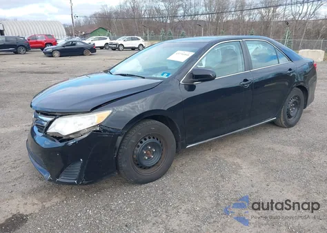 2014 Toyota Camry Le z USA, uszkodzony, nr VIN 4T1BF1FK0EU847781
